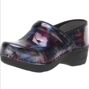 Dansko XP 2.0 Clogs (Slip Resistant) - Color Sweep size 39